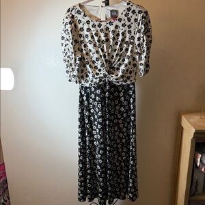 Vince Camuto Black & White Floral Knot-Front Maxi Dress